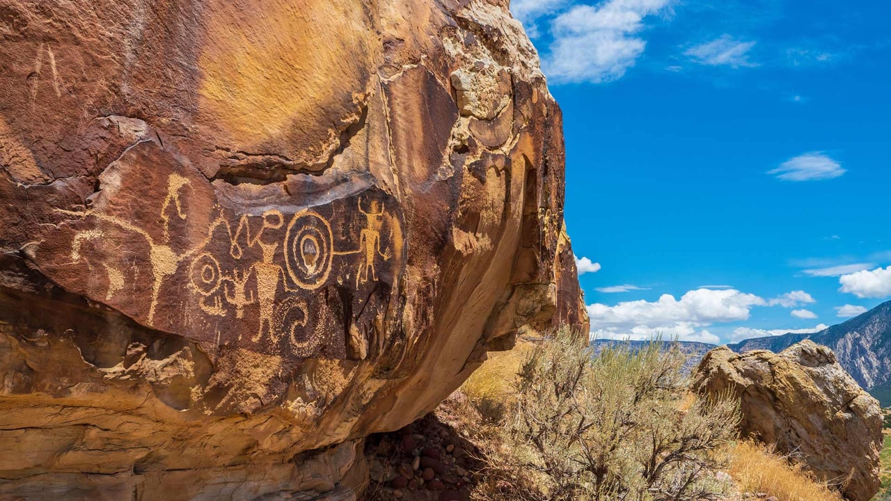 Fremont Indian petroglyphs, Dinosaur National Monument, Jensen, Utah (© Dan Leeth/Alamy) desktop wallpaper