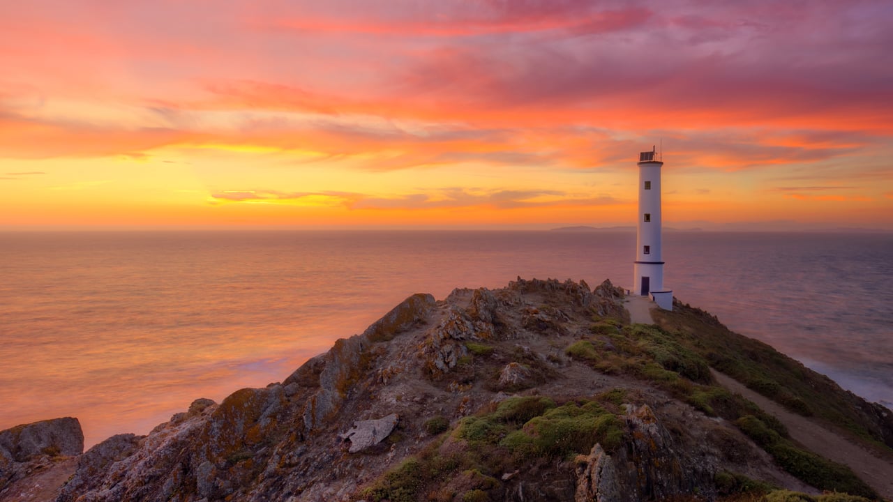 Faro en Vigo, Galicia, España (© Adrian Abelleira Rodriguez/iStock/Getty Images Plus) desktop wallpaper
