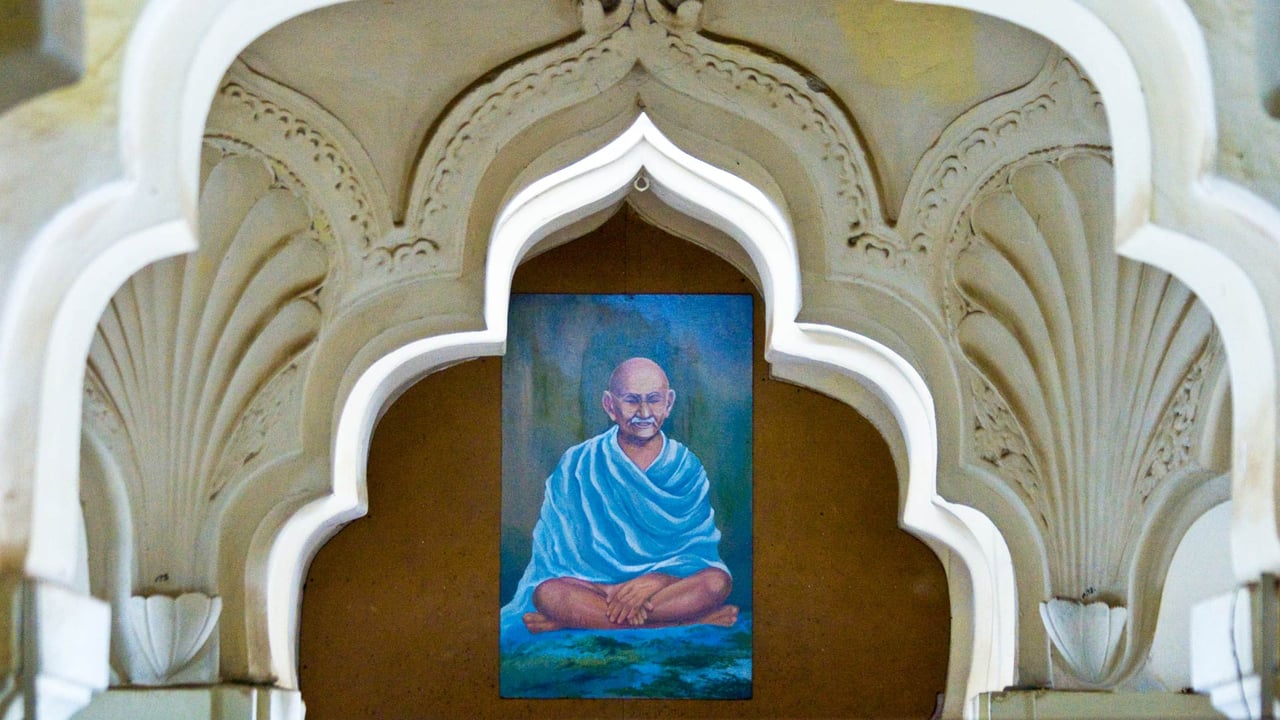 Painting of Gandhi inside Gandhi Memorial Museum, Madurai (© db images/Alamy Stock Photo) desktop wallpaper
