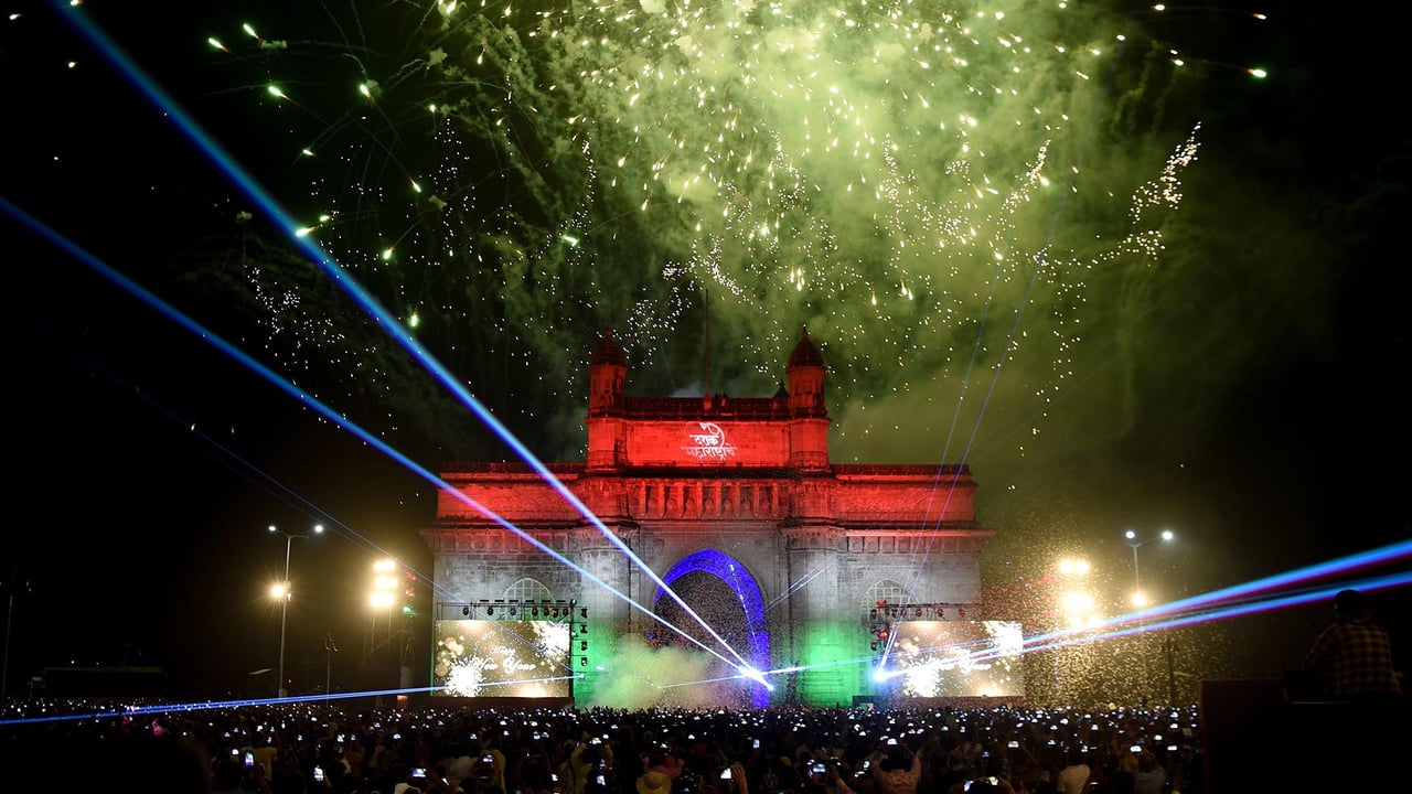New Year's Eve fireworks at the Gateway of India, Mumbai (© INDRANIL MUKHERJEE/AFP via Getty Images) desktop wallpaper