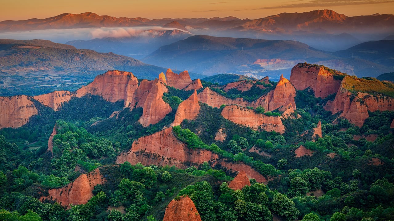 Ancient Roman gold mining site of Las Médulas, León province, Spain (© David Santiago Garcia/Getty Images) desktop wallpaper