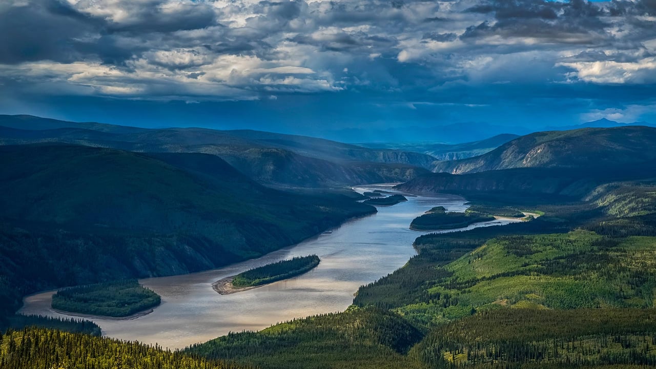 Yukon River viewed from the Midnight Dome, Dawson City, Yukon, Canada (© Robert Postma/Getty Images) desktop wallpaper