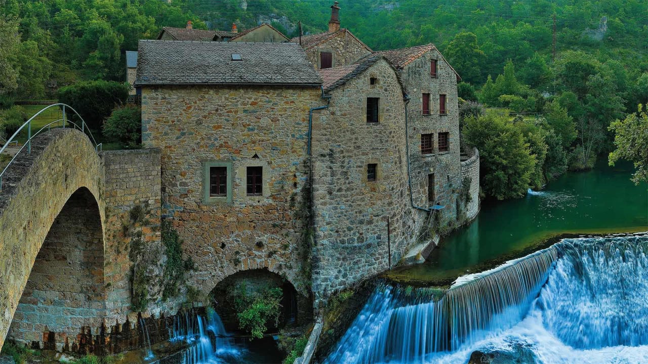 The Dourbie Gorge Corps Mill and adjoining bridge in Grands Causses Regional Nature Park, France (© Hemis/Alamy) desktop wallpaper