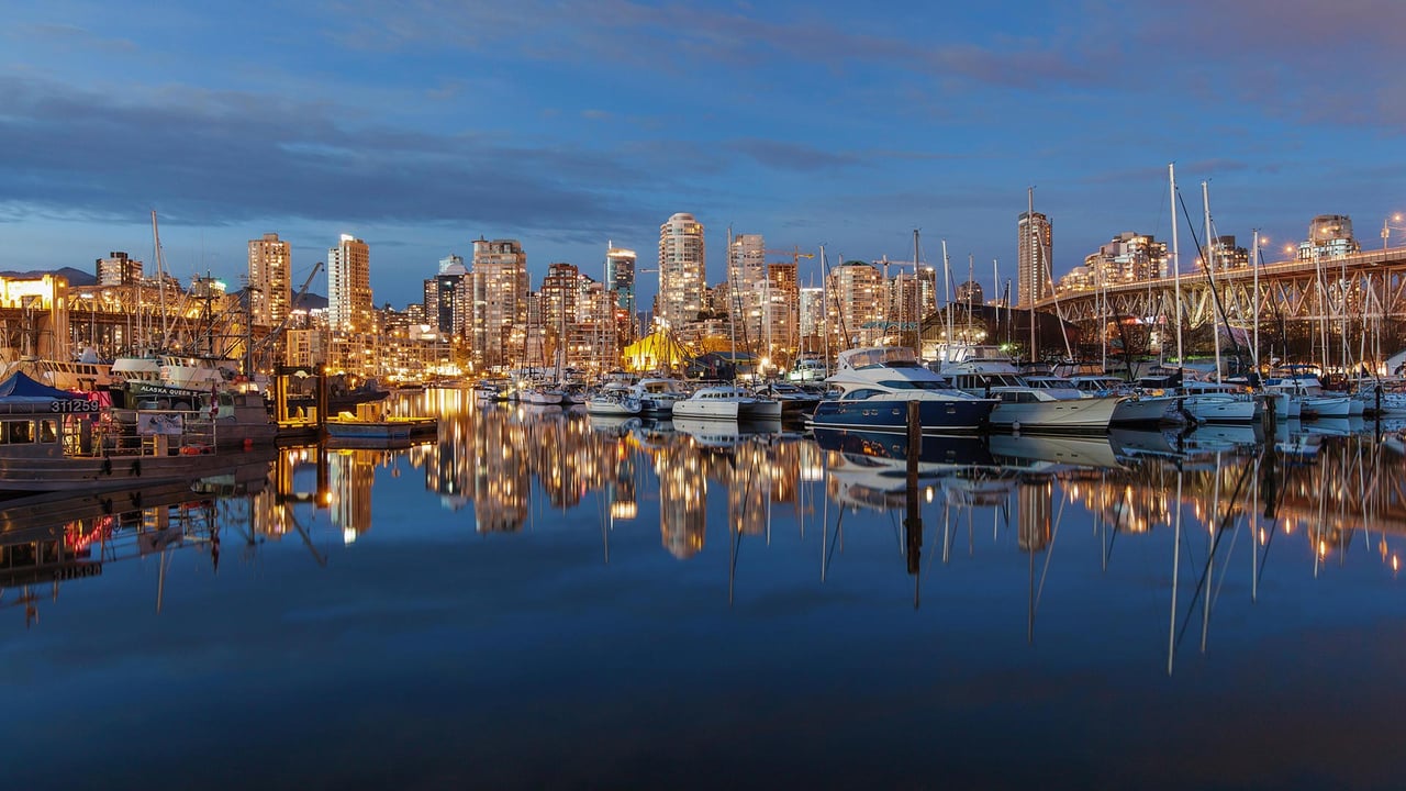 Boats resting between the Granville Bridge and the Burrard Bridge in False Creek, Vancouver (© Greg Norgaard/Alamy Stock Photo) desktop wallpaper