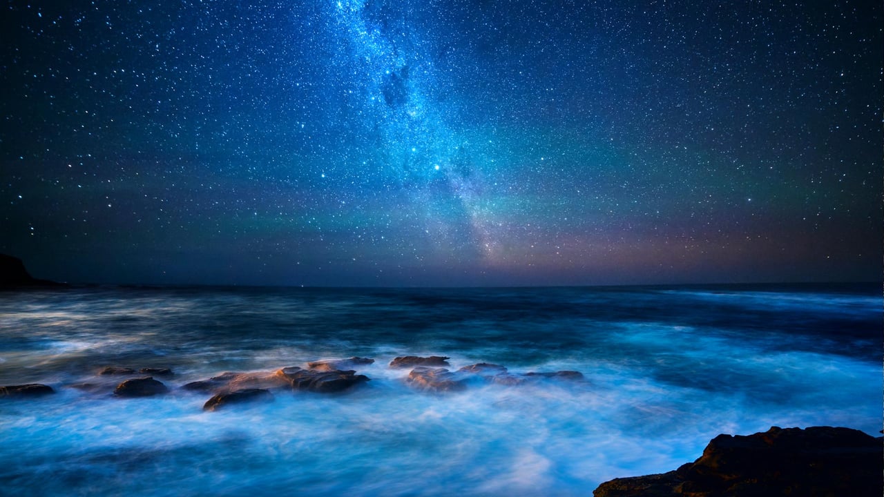 View from the Great Ocean Road with the Milky Way, Victoria, Australia (© idizimage/iStock/Getty Images Plus) desktop wallpaper