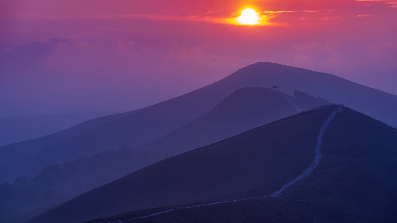 The Great Ridge, Peak District National Park, England (© John Finney Photography/Moment/Getty Images) desktop wallpaper