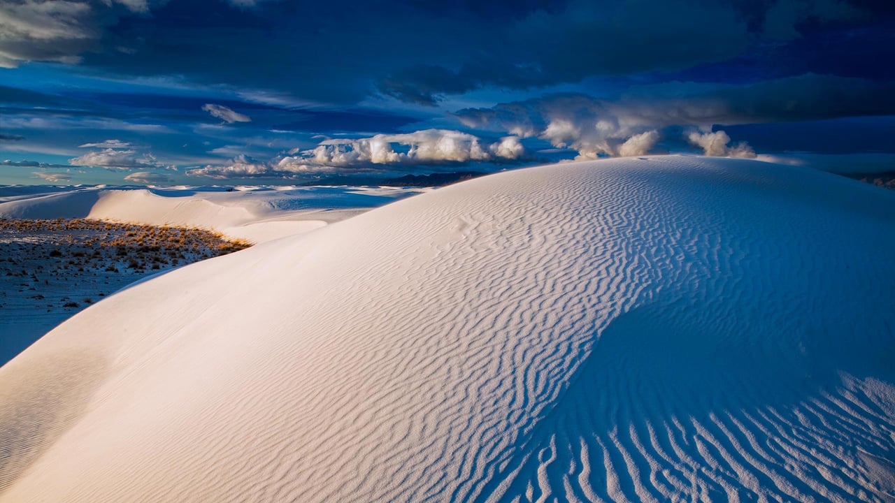Gypsum sand dunes, White Sands National Park, New Mexico (© Grant Kaye/Cavan Images) desktop wallpaper