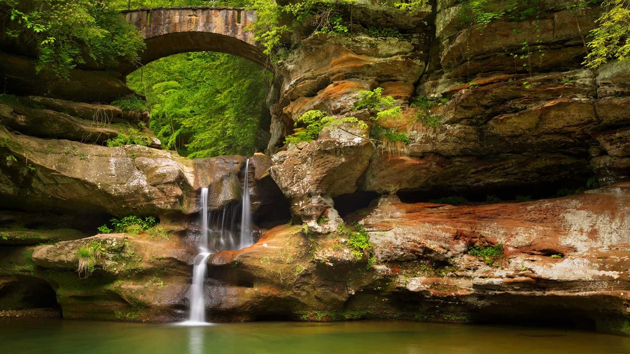 Hocking Hills State Park in Ohio for National Public Lands Day (© Sara Winter/Getty Images Plus) desktop wallpaper