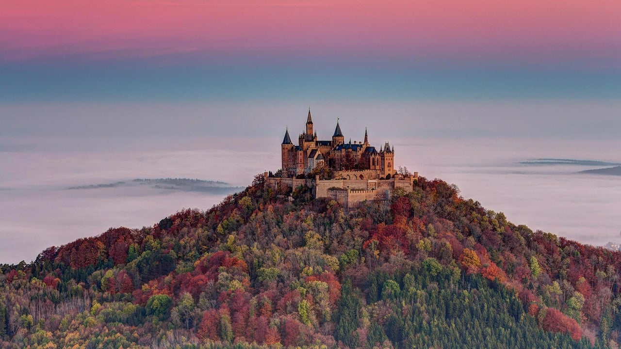 Blick vom Zeller Horn auf die Burg Hohenzollern, Baden-Württemberg (© imageBROKER/Alamy Stock Photo) desktop wallpaper