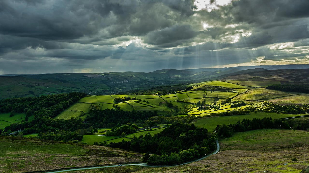 Hope Valley, Peak District, England (© Daniel_Kay/Getty Images Plus) desktop wallpaper