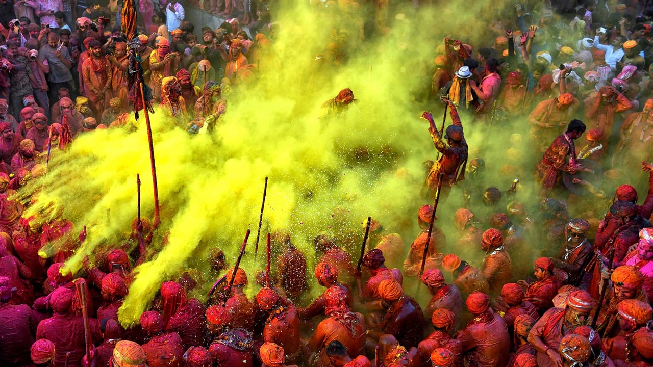 Holi celebrations, Nandgaon, Uttar Pradesh, India (© Avishek Das/Getty Images) desktop wallpaper