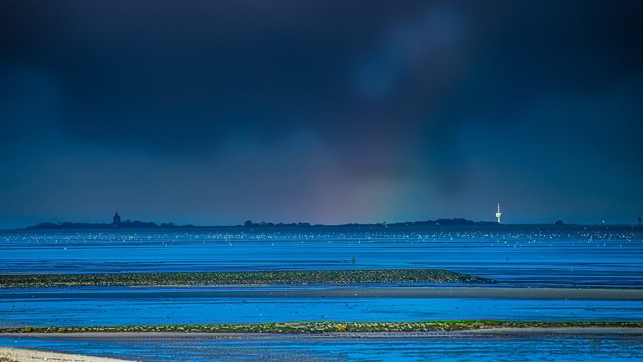 Neuwerk Island seen from Cuxhaven, Lower Saxony, Germany (© Michael Dittel/EyeEm/Getty Images) desktop wallpaper