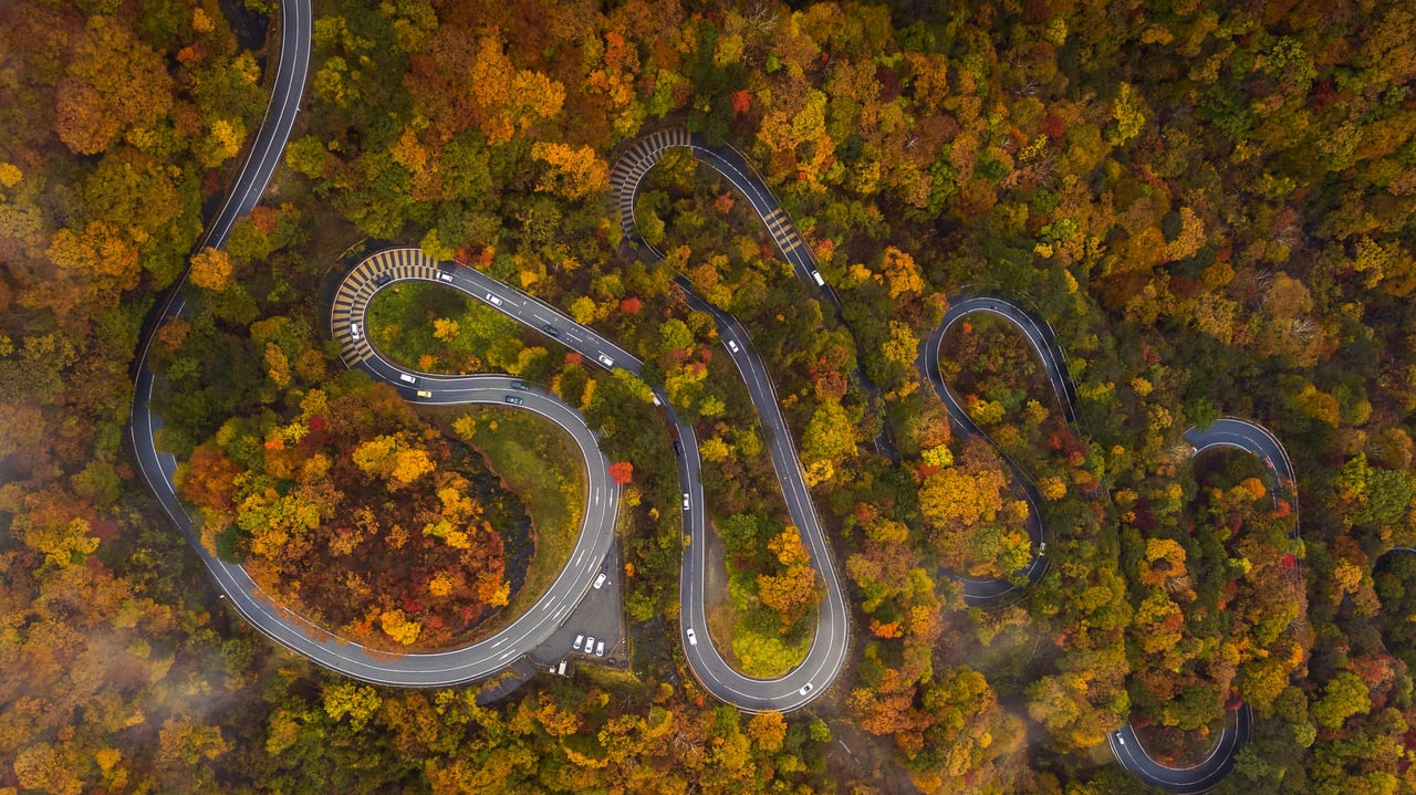 Irohazaka road near Nikkō, Japan (© LightRecords/Shutterstock) desktop wallpaper