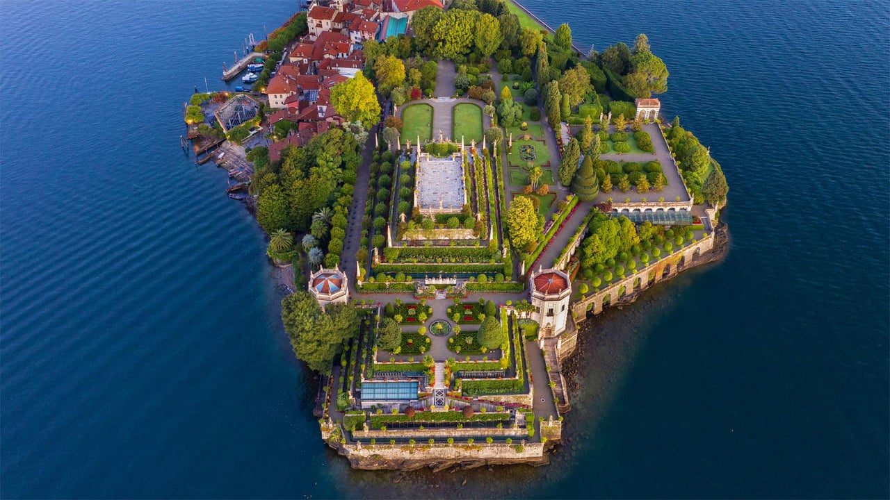 Isola Bella, Lake Maggiore, Piedmont, Italy (© Massimo Ripani/eStock Photo) desktop wallpaper