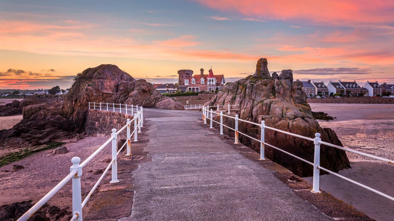 La Rocque Harbour, St. Clement, Island of Jersey (© Reinhard Schmid/Huber/eStock Photo) desktop wallpaper