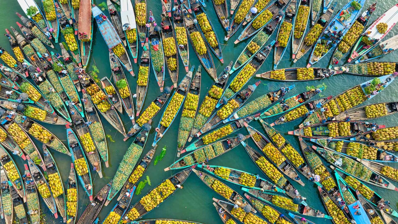 Floating market, Kaptai Lake, Rangamati, Bangladesh (© Azim Khan Ronnie/Amazing Aerial Agency) desktop wallpaper