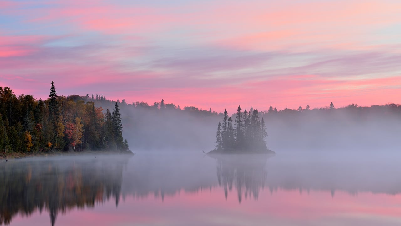 Kenny Lake at dawn, Lake Superior Provincial Park, Ontario, Canada (© Don Johnston/agefotostock) desktop wallpaper