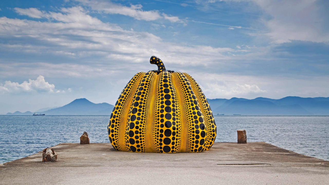 Yayoi Kusama's 'Pumpkin' artwork on Naoshima Island, Japan, in August 2018 (© Wirestock/Alamy) desktop wallpaper