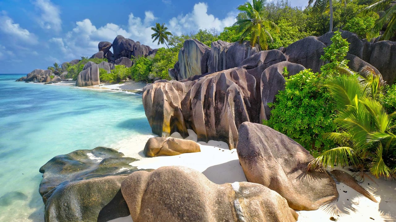 「ラ・ディーグ島」セーシェル (© Oleksandr Dibrova/Adobe Stock) desktop wallpaper