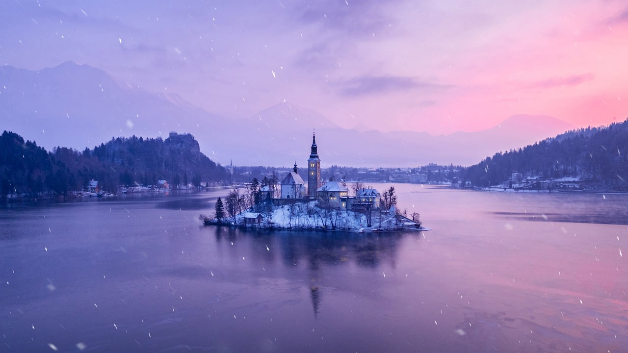 Lake Bled, Slovenia (© Kesu01/Getty Images) desktop wallpaper