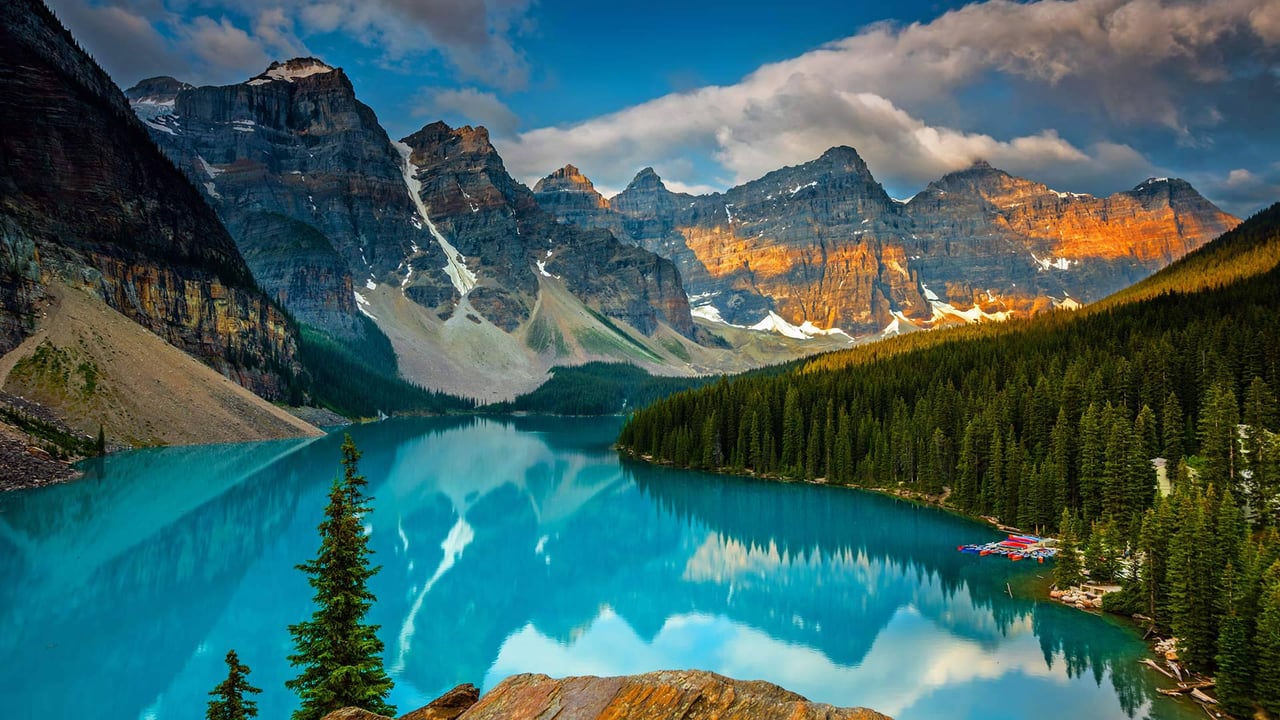 Moraine Lake in Banff National Park, Alberta, Canada (© Schroptschop/Getty Images) desktop wallpaper