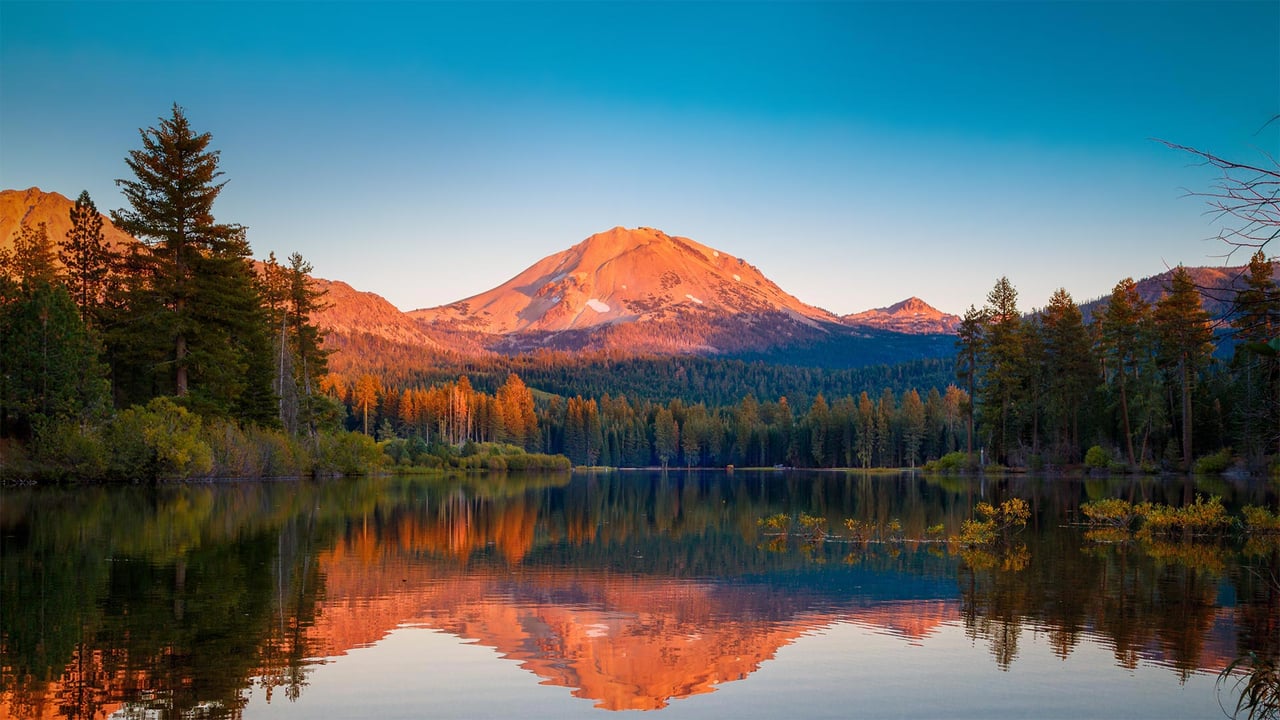森火山国家公园中的拉森峰,加利福尼亚 (© Engel Ching/Shutterstock) desktop wallpaper