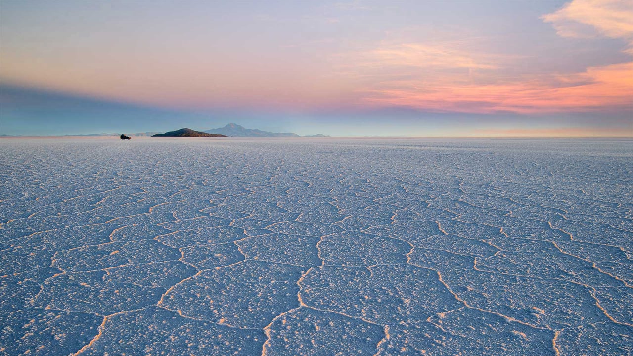Salar de Uyuni, Bolivia (© Ignacio Palacios/Getty Images) desktop wallpaper
