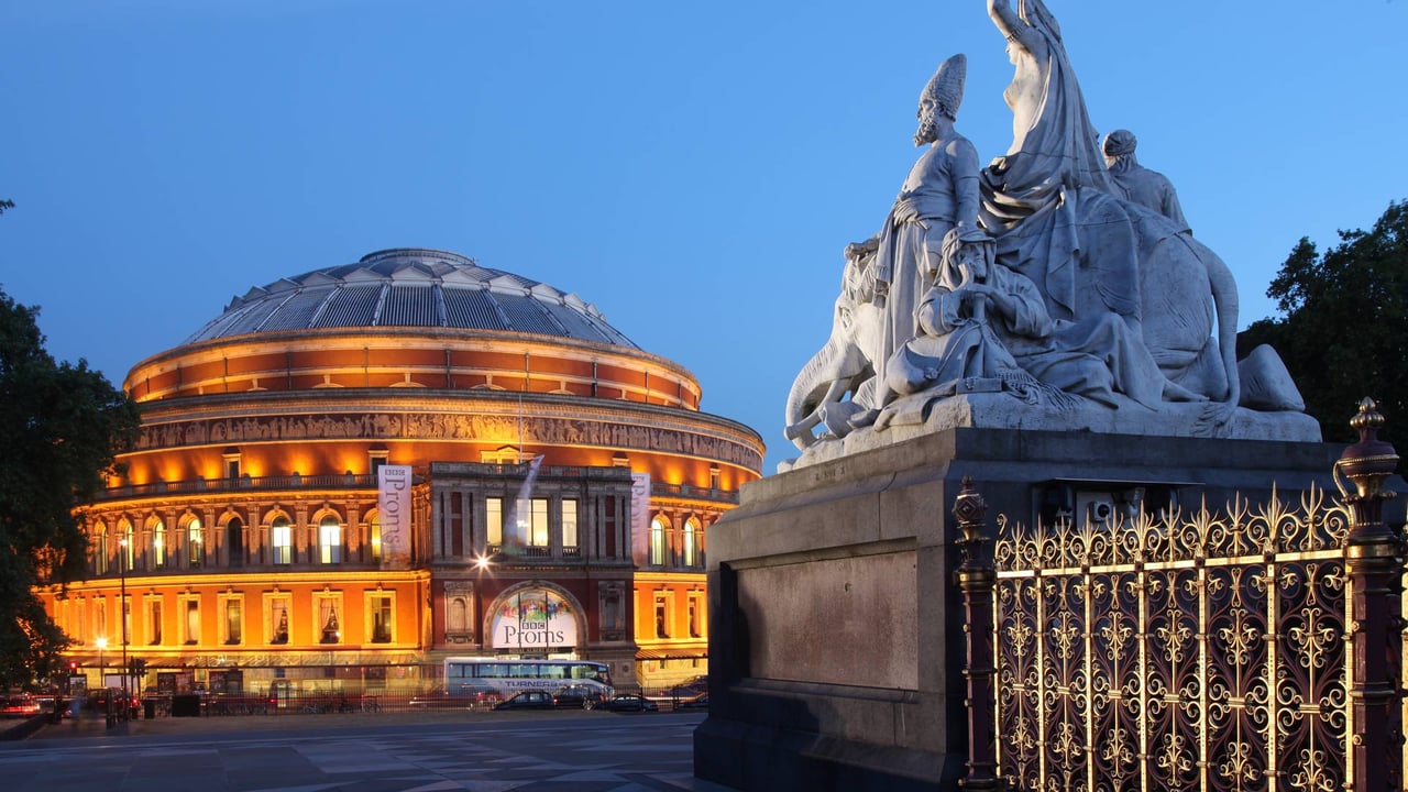 Royal Albert Hall seen from Albert Memorial in Hyde Park, London (© David Bank/Moment/Getty Images) desktop wallpaper