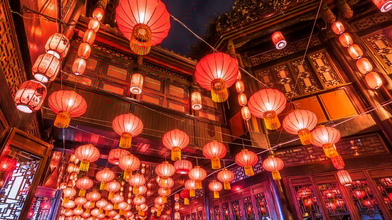 锦里街上悬挂的红色中国灯笼,成都,中国四川省 (© Philippe LEJEANVRE/Getty images) desktop wallpaper