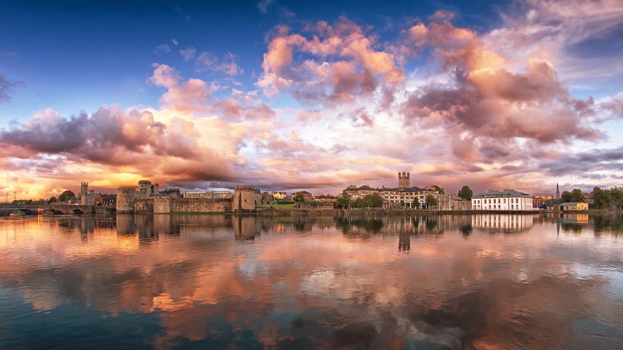 A view across the River Shannon in Limerick, County Limerick, Ireland (© Piotr Machowczyk/Shutterstock) desktop wallpaper
