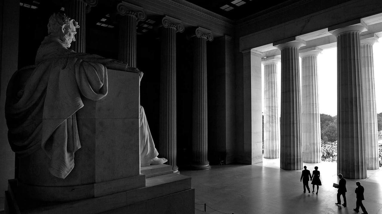 Lincoln Memorial in Washington, DC (© White House Photo/Alamy) desktop wallpaper