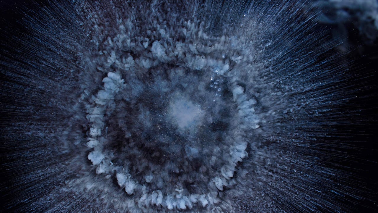 「液体窒素の爆発」 (© Sunny/Getty Images) desktop wallpaper