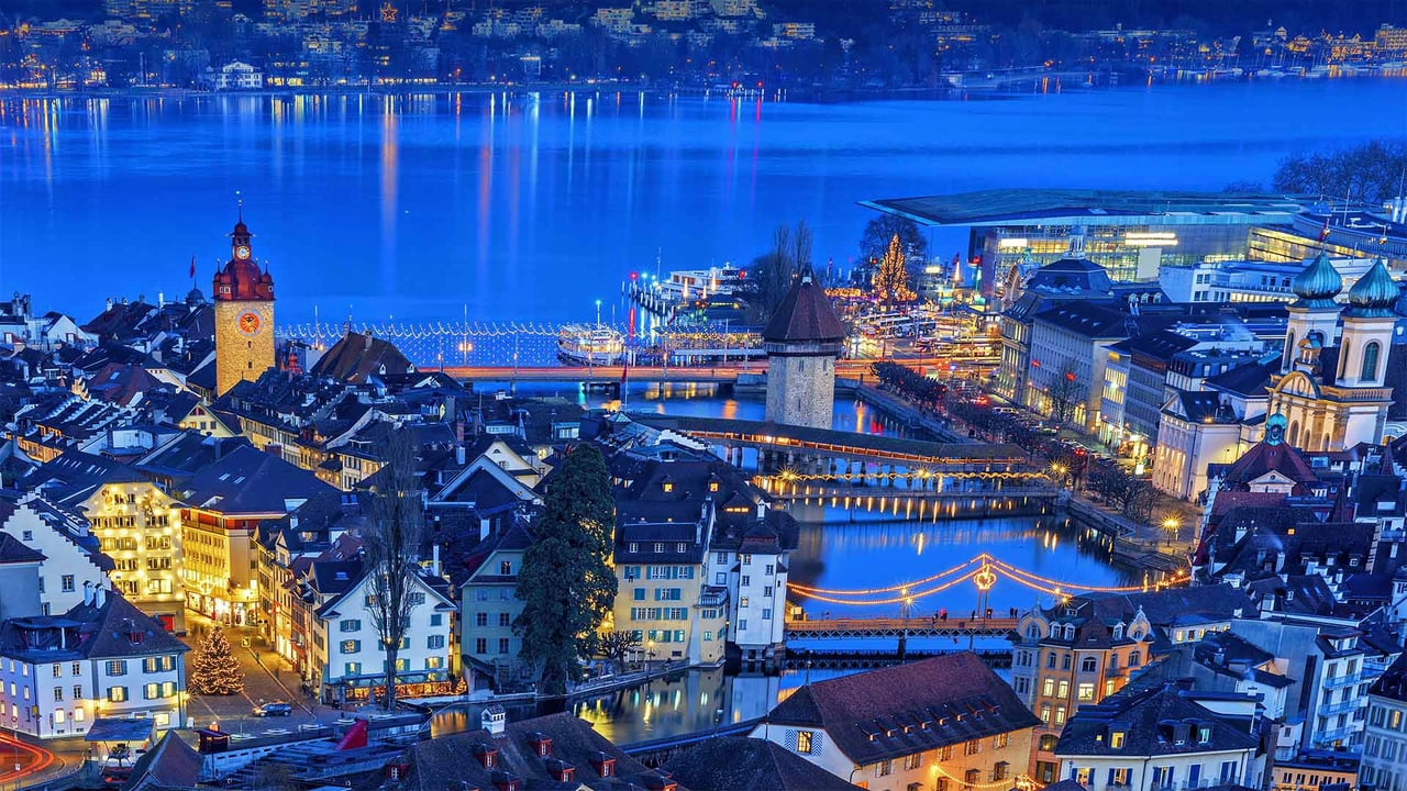 Old Town of Lucerne, Switzerland (© Xantana/Getty Images) desktop wallpaper