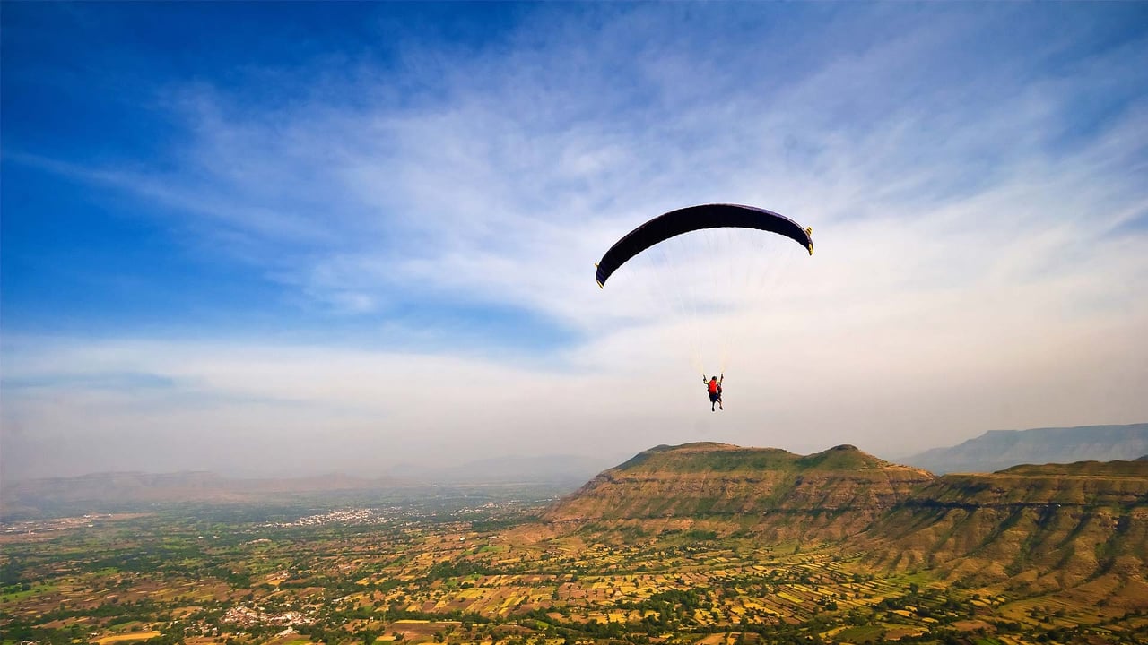Paragliding in Kamshet and Panchgani, Maharashtra. (© Deep Pai/Moment/Getty Images) desktop wallpaper