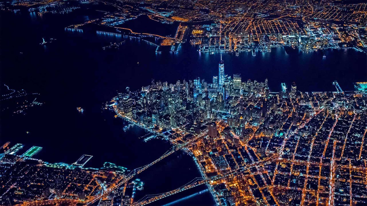 Lower Manhattan in New York City (© New York On Air/Offset/Shutterstock) desktop wallpaper