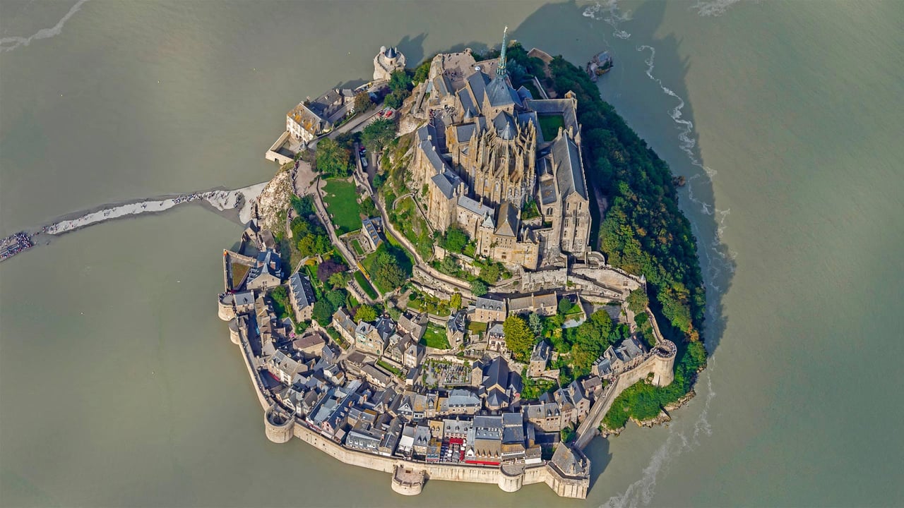 Mont Saint-Michel, France, for its annual marathon (© Leroy Francis/Getty Images) desktop wallpaper