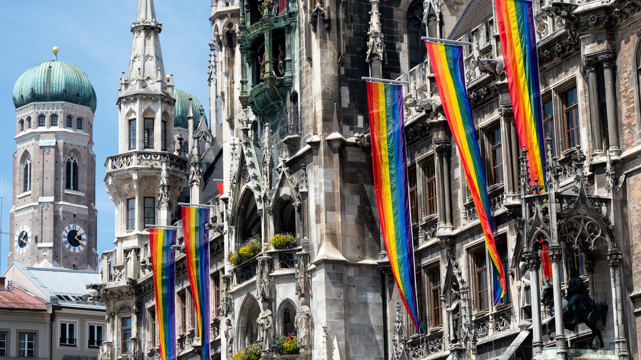 Neues Rathaus am Marienplatz, München (© Sven Hoppe/picture alliance/Getty Images) desktop wallpaper