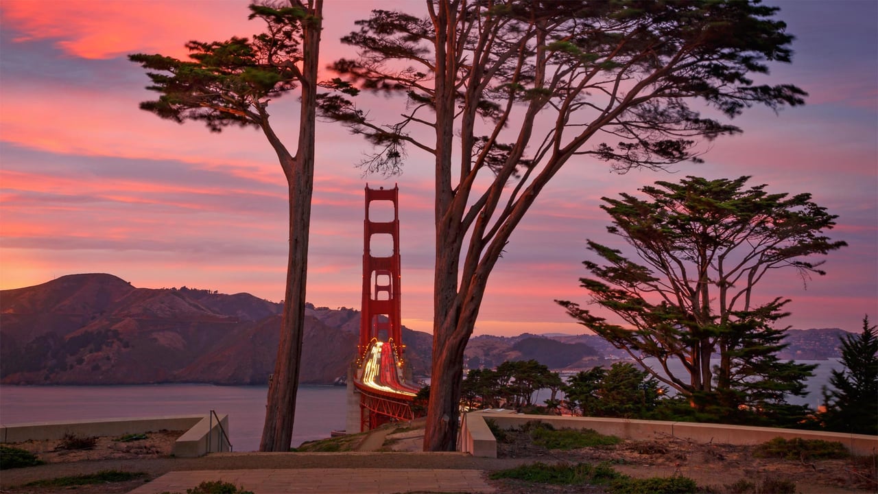 Golden Gate Bridge and Marin Headlands in San Francisco, California, USA (© Jeff Lewis/Tandem Stills + Motion) desktop wallpaper