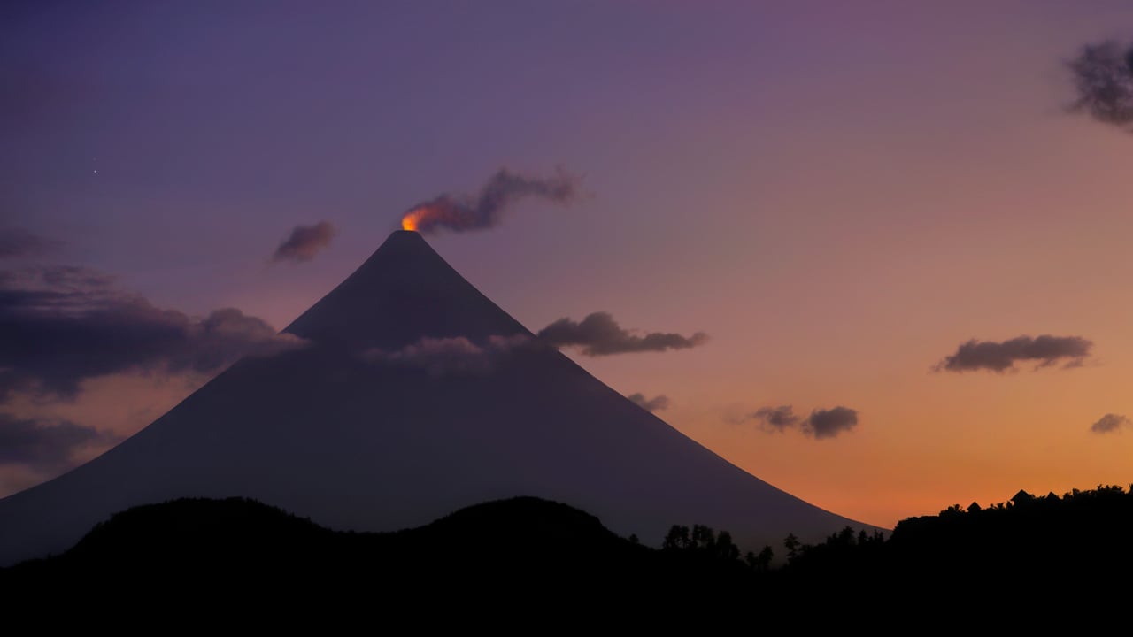 Crater glow from Mount Mayon in the Philippines (© Per-Andre Hoffmann/Cavan) desktop wallpaper