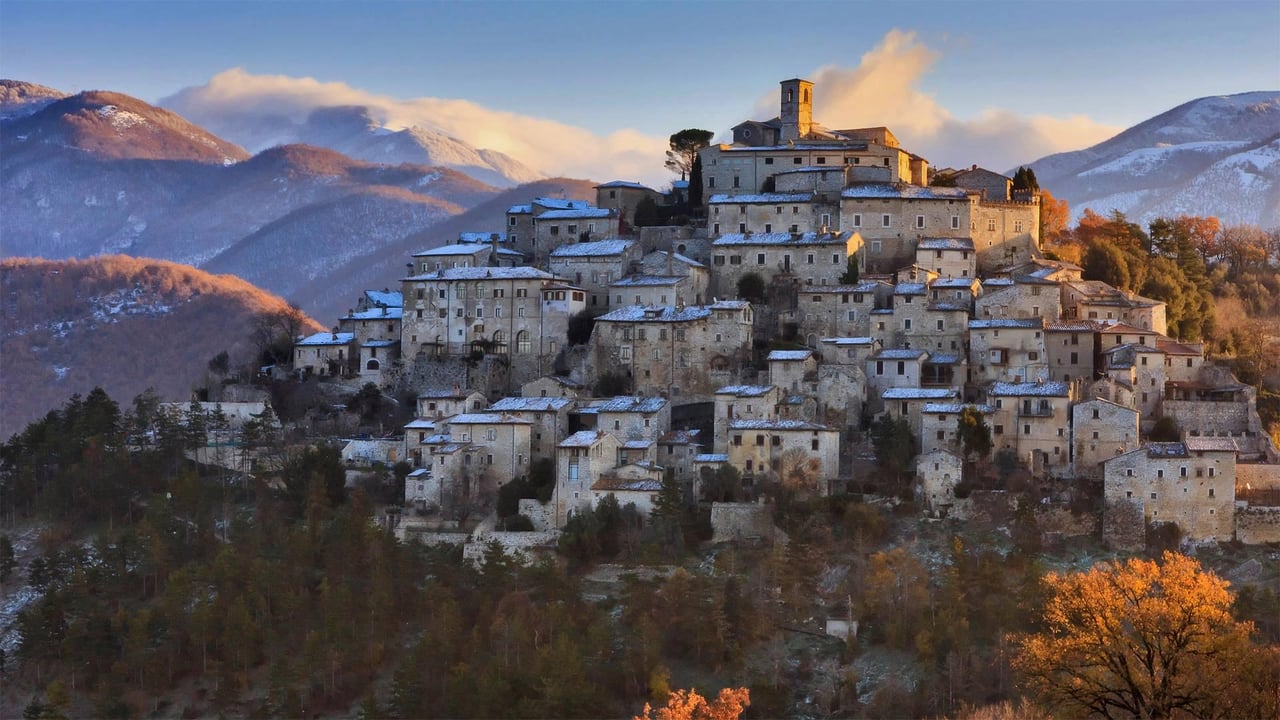 Village of Labro, Rieti Province, Italy (© Marco Ilari/Shutterstock) desktop wallpaper