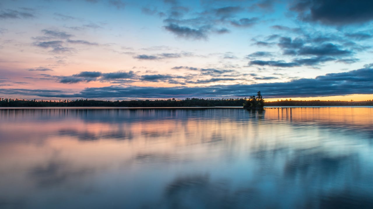 Boundary Waters Canoe Area Wilderness, Minnesota (© s.tomas/Shutterstock) desktop wallpaper