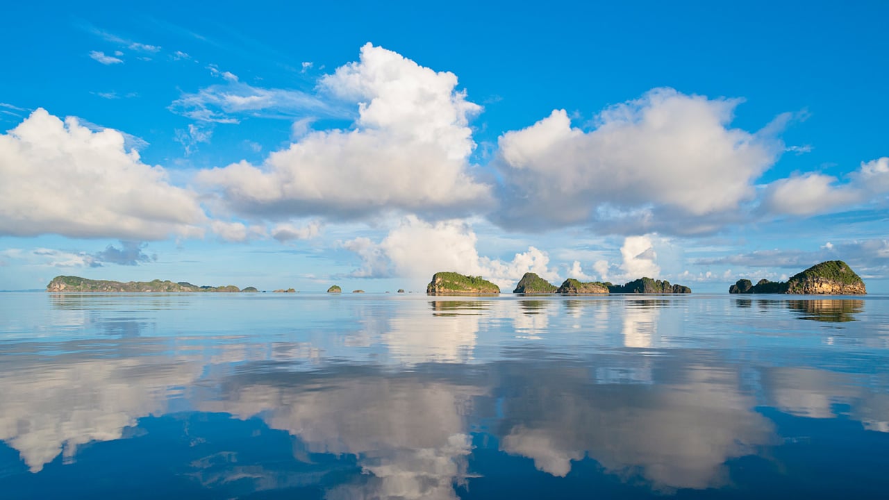 Misool, Raja Ampat Islands, Indonesia (© Giordano Cipriani/Getty Images) desktop wallpaper