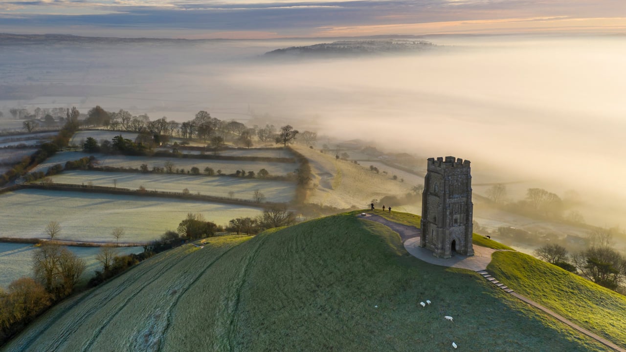 Glastonbury Tor, Somerset, England (© DEEPOL by plainpicture/Adam Burton) desktop wallpaper