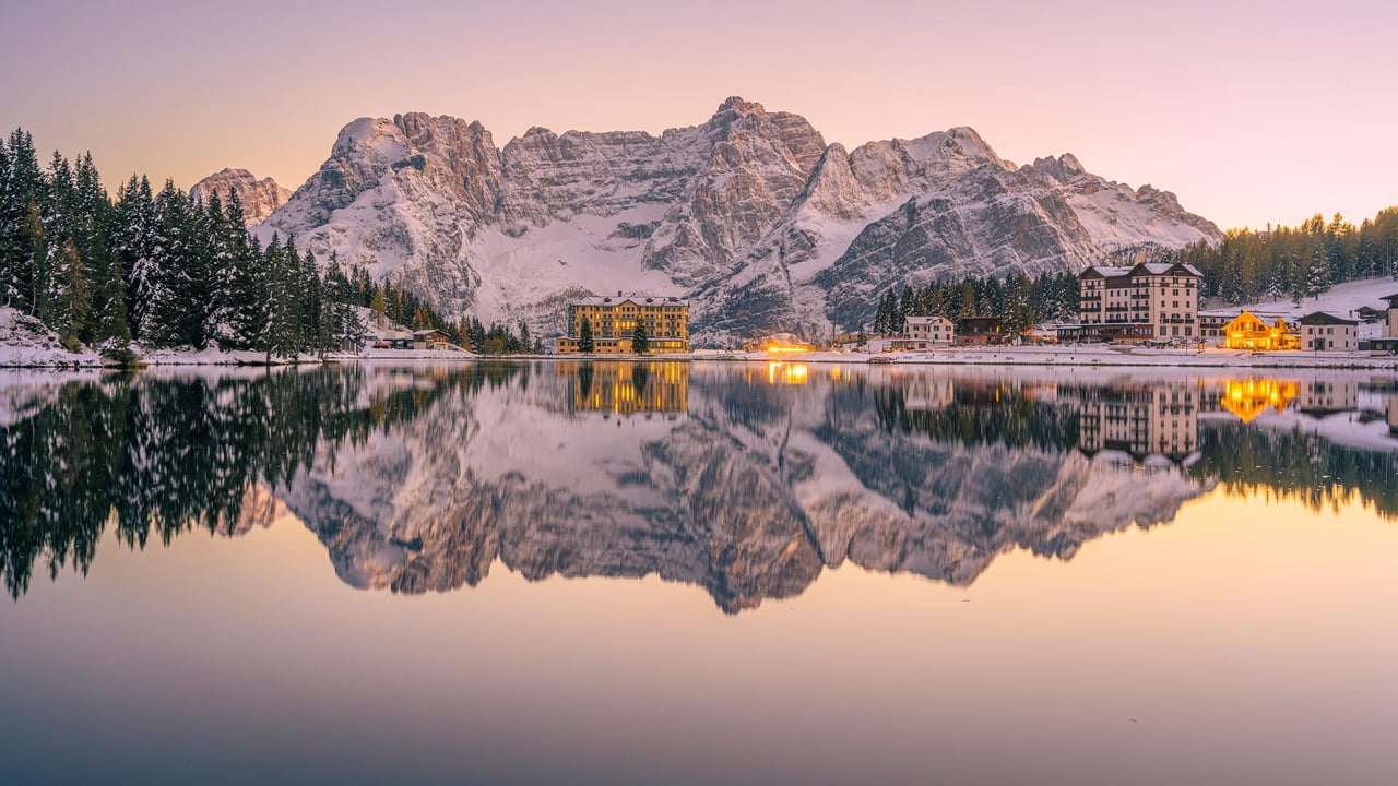 Lake Misurina, Dolomites, Italy (© Marco Bottigelli/Getty Images) desktop wallpaper