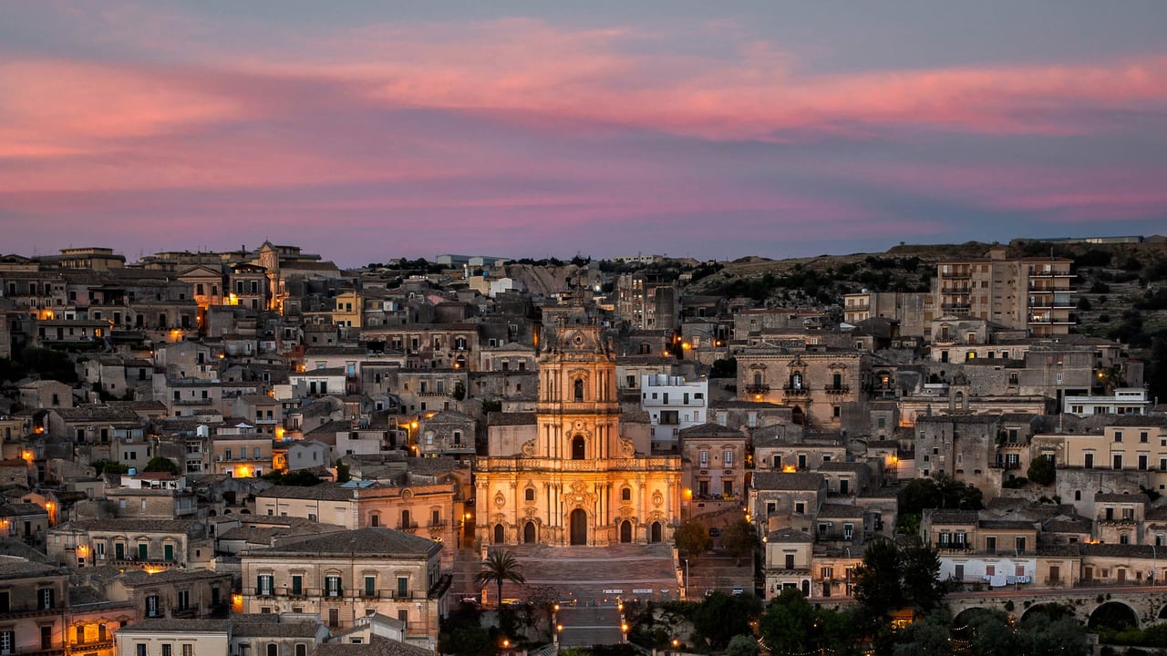 Modica, Sicily, Italy (© Sandro Bisaro/Getty Images) desktop wallpaper