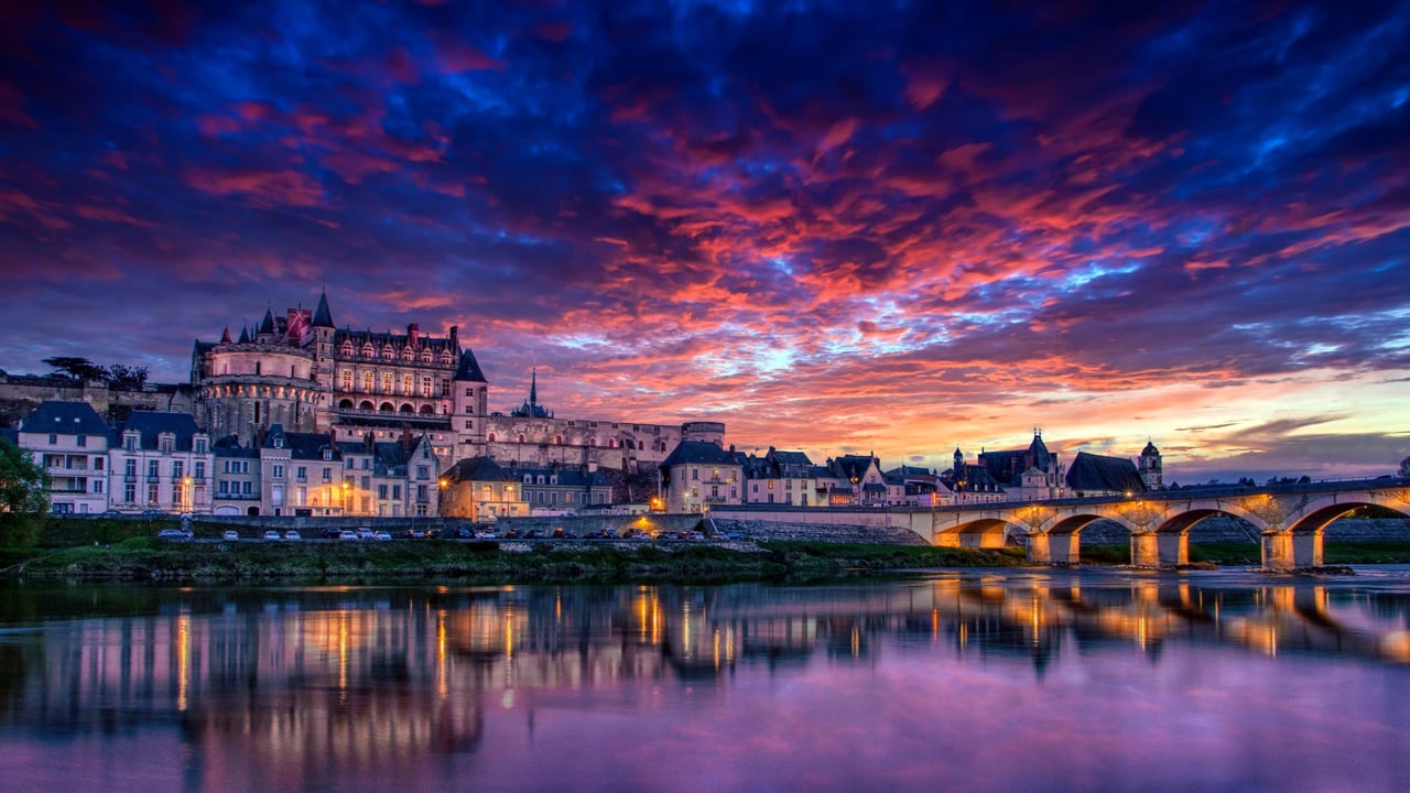 Château royal d'Amboise dans la vallée de la Loire, France (© iStock/Getty Images Plus/StockPhotoAstur) desktop wallpaper