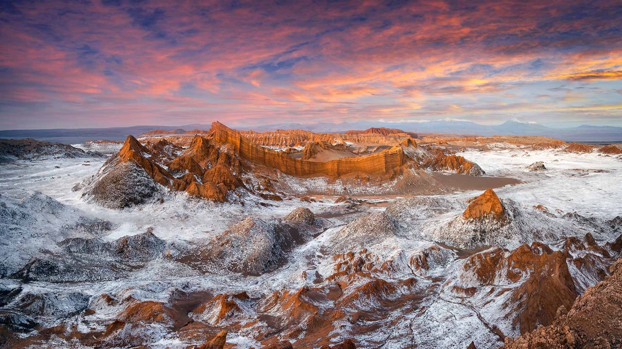 Achaches lookout, El Valle de la Luna, Chile (© Ignacio Palacios/Getty Images) desktop wallpaper