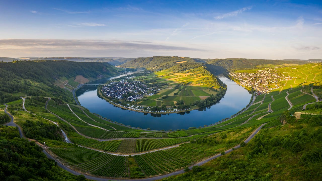 Moselle River loop, Kröv, Germany (© Jorg Greuel/Getty Images) desktop wallpaper