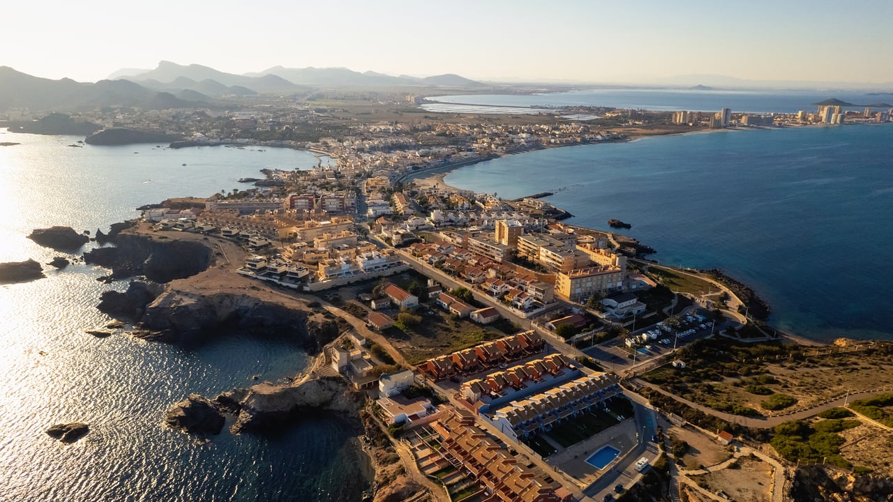 La Manga del Mar Menor, Región de Murcia, España (© Alex Tihonov/Getty Images) desktop wallpaper