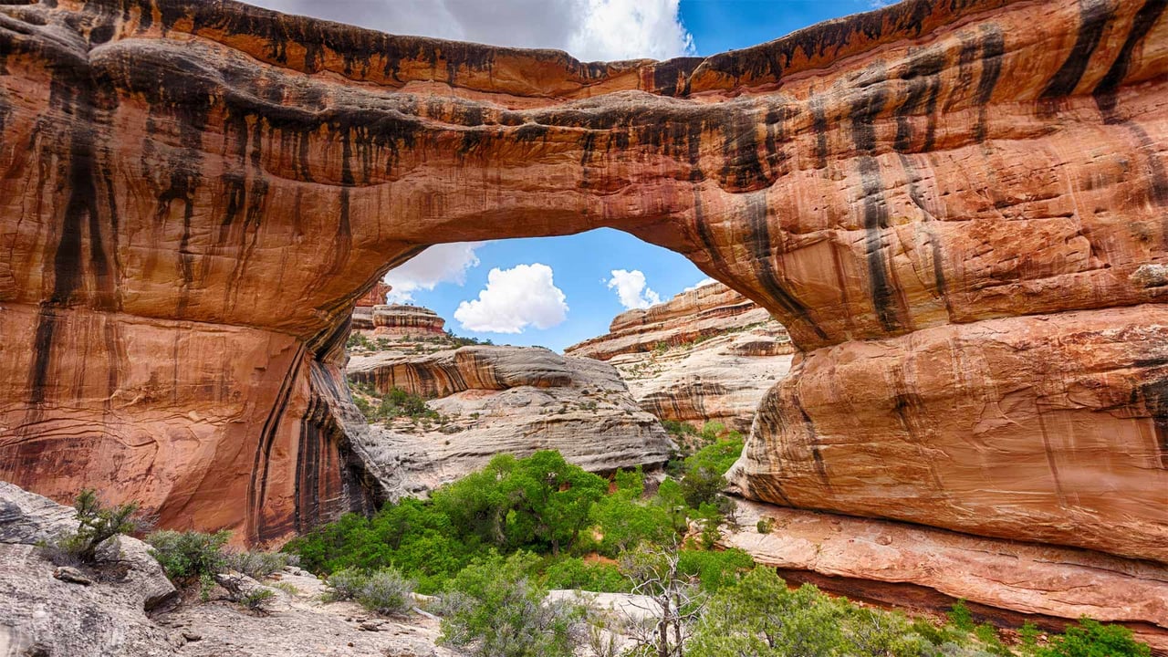 Sipapu Bridge in Natural Bridges National Monument, Utah (© Fyletto/Getty Images) desktop wallpaper